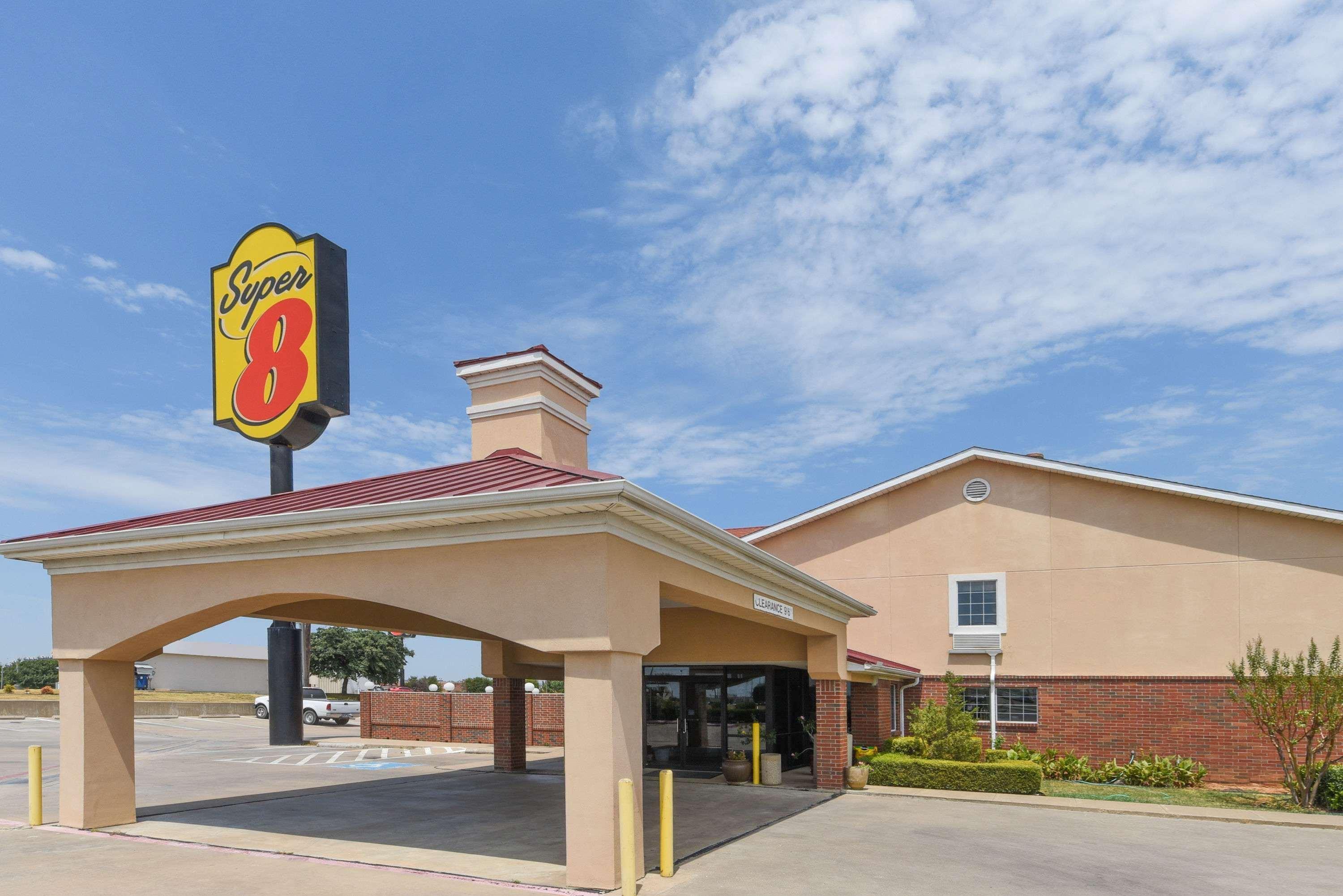 Super 8 By Wyndham Burleson Fort Worth Area Exterior foto